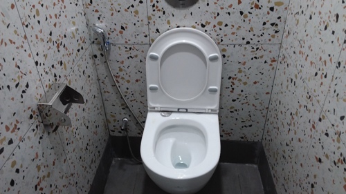 3-Star Toilet - Kopitiam @  248  Simei Street 3