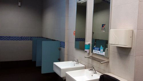 4-Star Toilet - Bedok MRT Station 
