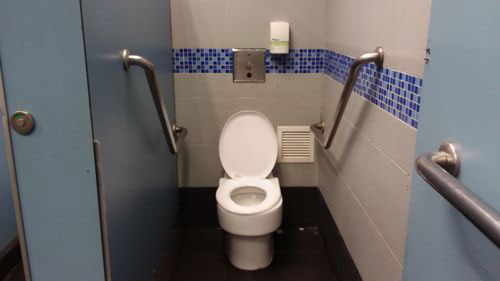 4-Star Toilet - Bedok MRT Station 