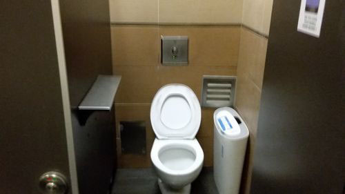 4-Star Toilet - Kranji MRT Station 