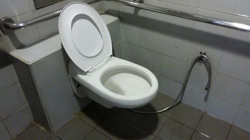 4-Star Toilet - Paya Lebar MRT Station 