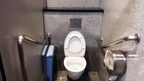 3-Star Toilet - Quayside Isle
