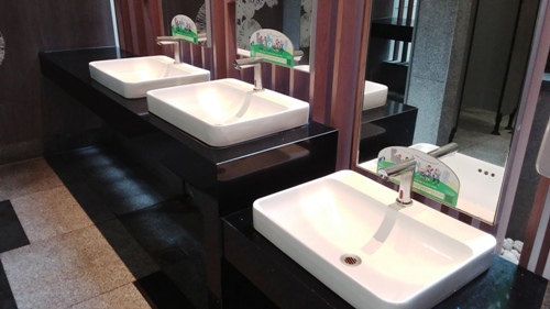 3-Star Toilet - Quayside Isle