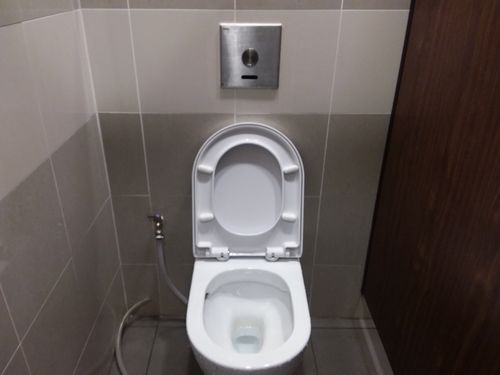 3-Star Toilet - 800 Super Waste Management Site @  Yishun Blk 414