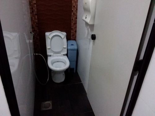 3-Star Toilet - CKR Contract Services Pte Ltd