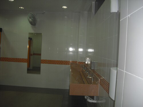 4-Star Toilet - Golden Mile Food Centre 