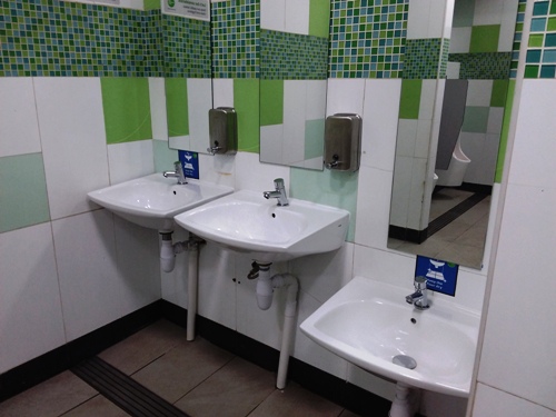 3-Star Toilet - Holland Drive Market & Food Centre