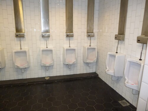 3-Star Toilet - NTUC Foodfare Clifford Centre Food Emporium 