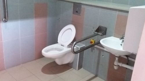 3-Star Toilet - Sims Vista Market & Food Centre