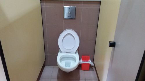 3-Star Toilet - Sims Vista Market & Food Centre