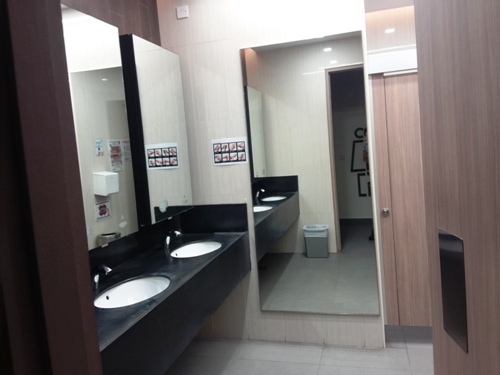 4-Star Toilet - Changi Business Park 7