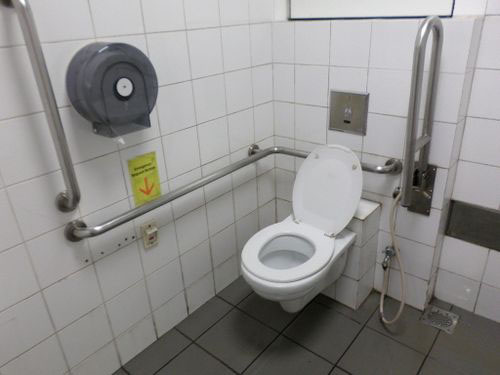 4-Star Toilet - Dakota MRT Station 