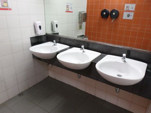 4-Star Toilet - Dakota MRT Station 