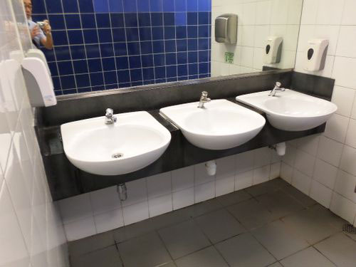 4-Star Toilet - Dakota MRT Station 