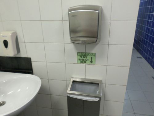 4-Star Toilet - Dakota MRT Station 