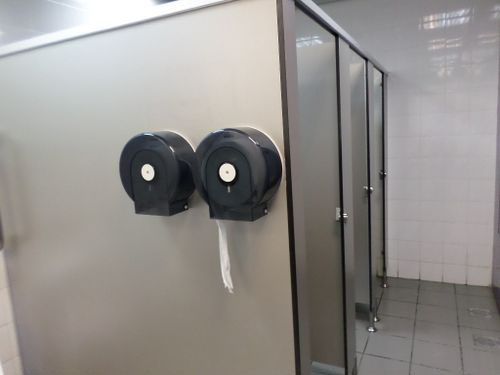 4-Star Toilet - Dakota MRT Station 