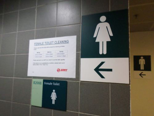 4-Star Toilet - Dhoby Ghaut MRT Station Circle Line 