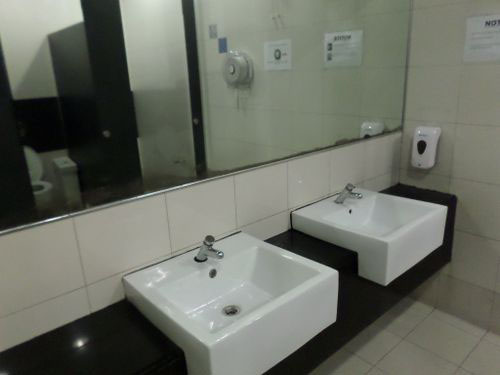 4-Star Toilet - Marymount MRT Station 