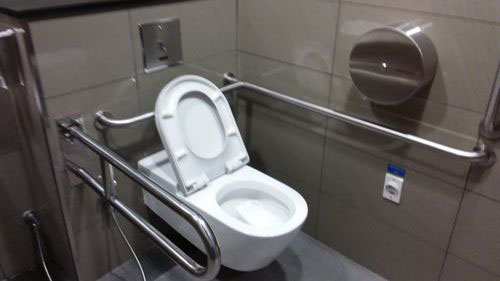 4 Stars - Bedok Reservoir MRT Station (DT30)