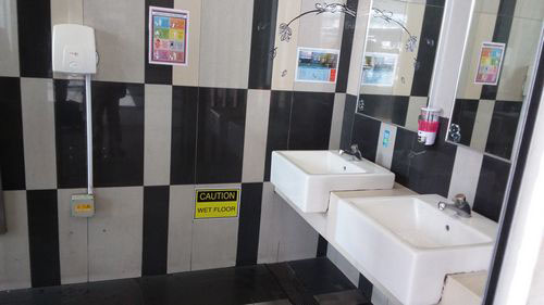4-Star Toilet - Woodlands MRT Station 