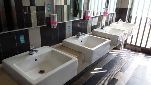 4-Star Toilet - Woodlands MRT Station 