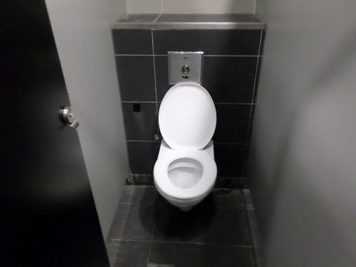 4-Star Toilet - Nicoll Highway MRT Station 