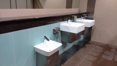 4-Star Toilet - Springleaf Mrt Station (TE 4)