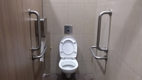 4-Star Toilet - Woodlands MRT Station TEL2