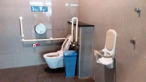 4-Star Toilet - Blk 69 Geylang Bahru Market & Food Centre