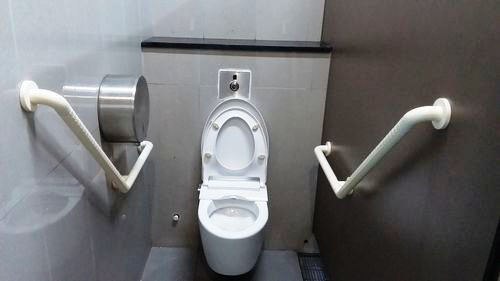 4-Star Toilet - Blk 69 Geylang Bahru Market & Food Centre