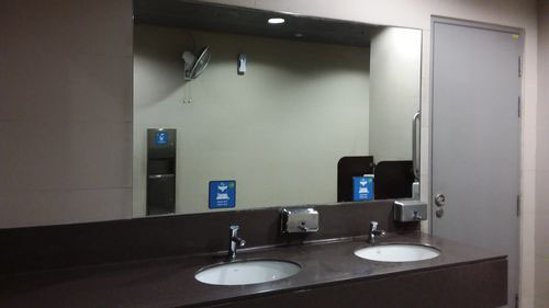 4-Star Toilet - Beauty World MRT Station