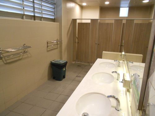 4 Star Toilet - Berseh Food Centre 