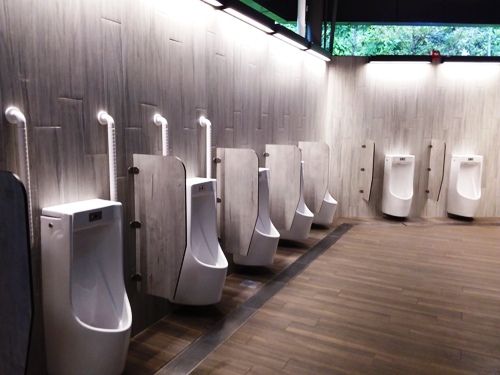 4-Star Toilet - Bukit Canberra Hawker Centre