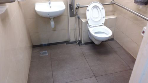 4-Star Toilet - Harbourfront Bus Terminal