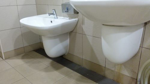 4-Star Toilet - Cashew MRT Station