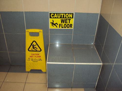4-Star Toilet - City Hall MRT Station 