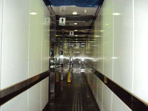 4-Star Toilet - City Hall MRT Station 