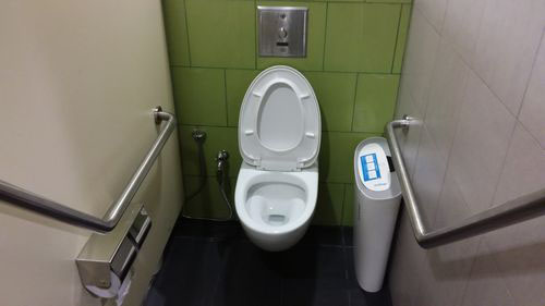 4-Star Toilet - DT21 Bencoolen Station