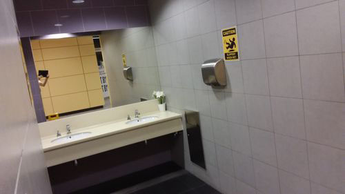 4-Star Toilet - DT21 Bencoolen Station