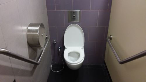4-Star Toilet - DT21 Bencoolen Station