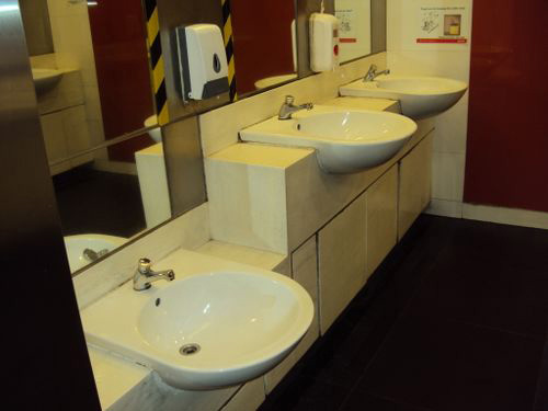 4-Star Toilet - Dhoby Ghaut MRT Station 