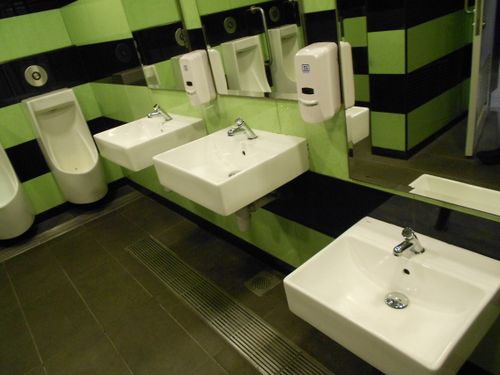 4-Star Toilet - HarbourFront MRT Station (NE1)