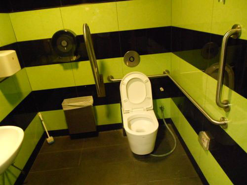 4-Star Toilet - HarbourFront MRT Station (NE1)