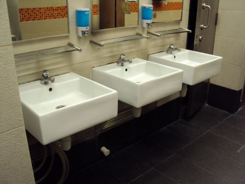 4-Star Toilet - Kembangan MRT 