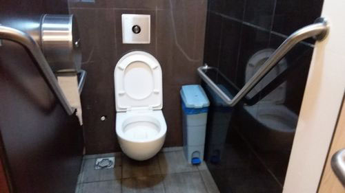 4-Star Toilet - Loyang Point Shopping Centre