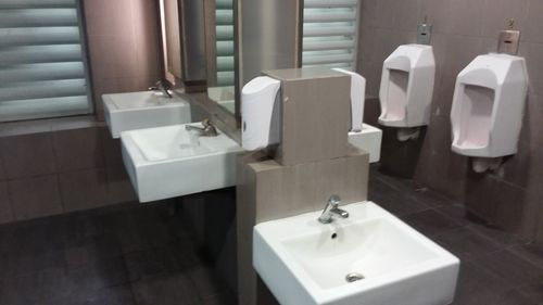 4-Star Toilet - Buona Vista MRT Station (EW 21)