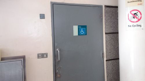 4-Star Toilet - Lakeside MRT Station (EW 26)