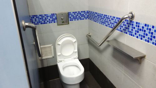 4-Star Toilet - Lakeside MRT Station (EW 26)