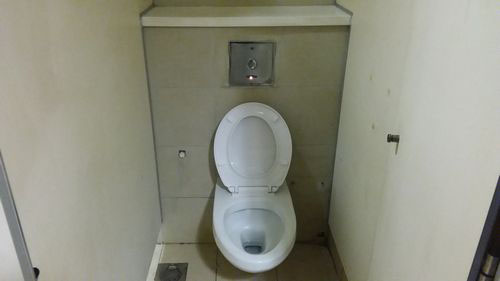 4-Star Toilet - Pioneer MRT Station (EW 28)