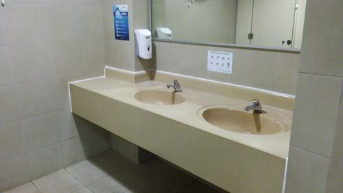 4-Star Toilet - Pioneer MRT Station (EW 28)